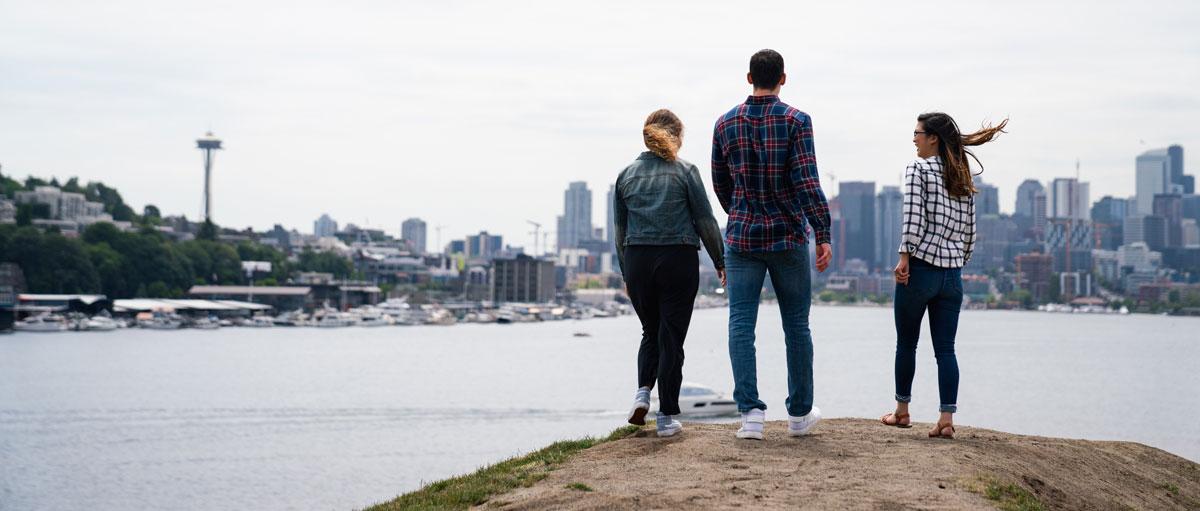 students at gasworks overlooking lake union and downtown seattle